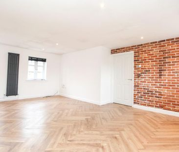 2 bedroom coach house to rent - Photo 5
