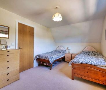 Bingham Close, Cirencester, GL7 - Photo 4