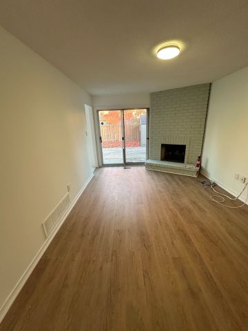 For Lease - 27 Thornbury Circle, Vaughan, Ontario - Photo 2