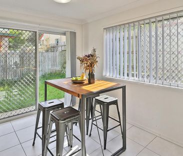 TOWNHOUSE IN SECURED COMPLEX&mldr; - Photo 6