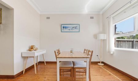 Charming 3-Bedroom Home In Immaculate Condition - Photo 3