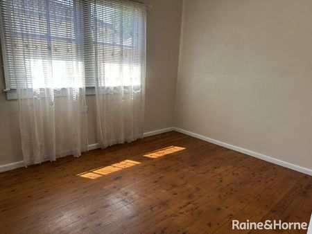 Two Bedroom Home With Spacious Backyard - Photo 4