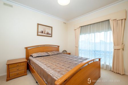 DOUBLE STORY IN SOUTH SHEPPARTON! - Photo 4