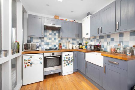 Price £2,600 pcm - Available 02/07/2026 - Furnished - Photo 5