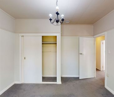 8 Richard Street, Belmont - Photo 2