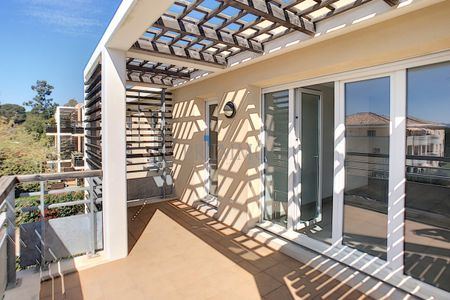 TROIS PIECES - Photo 4