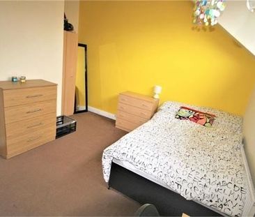 4 Bed - 76 Harold Terrace, Burley, Leeds - LS6 1LD - Student - Photo 2