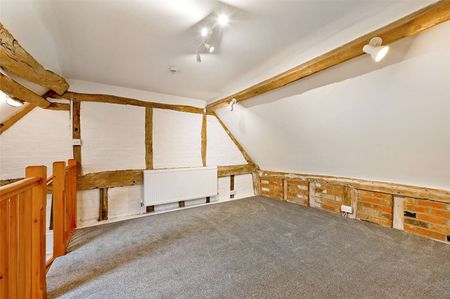 Charming one bedroom property within a barn conversion. - Photo 4