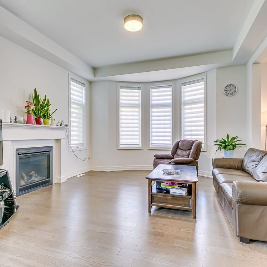 For Lease - 1392 Hydrangea Gardens, Oakville, Ontario - Photo 1