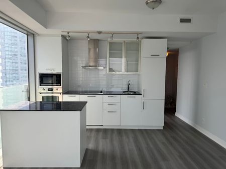 For Lease - 12 York Street Unit# 5110, Toronto, Ontario - Photo 3