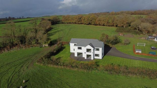 5 bedroom detached house to rent - Photo 1