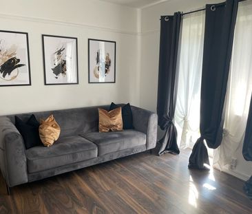 2 Bed Flat, Moffat Court, SW19 - Photo 3