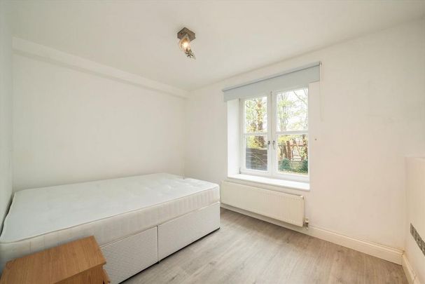 3 bedroom flat to rent - Photo 1