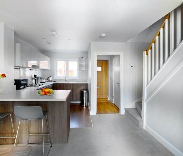 2 Bed, House - Photo 5