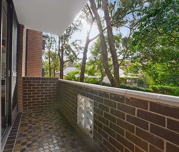 Perfectly Located Two Bedroom Apartment - Photo 5