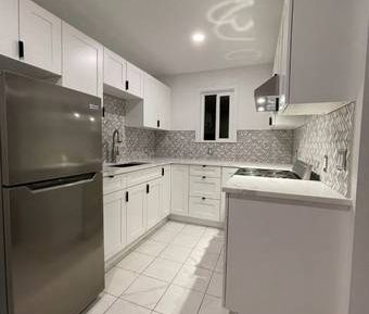 ►►►NEWLY RENOVATED MODERN, CHIC & COOL 1 Bedroom Apartment Main Street - Photo 2