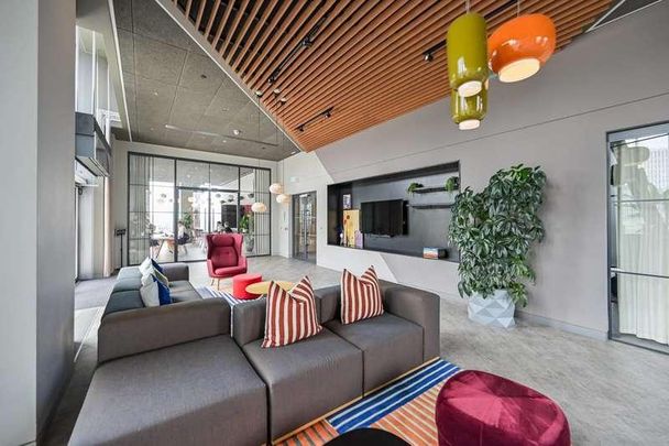 Hightail Point, East Village, Stratford, E20 - Photo 1