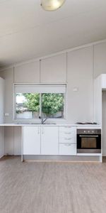 Neat & Tidy 2 Bedroom Granny Flat - Photo 4
