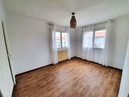 Location Appartement 4 pièces 78m² PERPIGNAN 66000 - Photo 2
