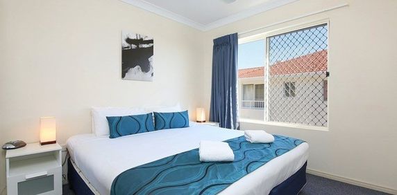 Beachside Living in the Heart of Chevron Island - Photo 2