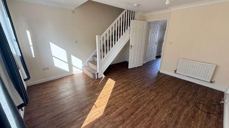 2 bedroom terraced house to rent - Photo 4