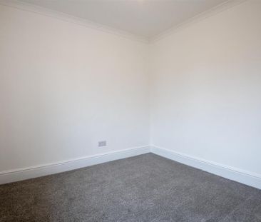2 bedroom semi-detached house to rent - Photo 4