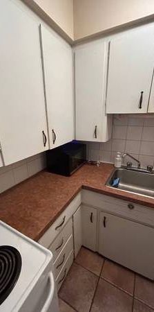 1 bedroom apt off Main str - $1775 - Photo 1