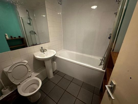 3 bedroom flat to rent - Photo 1