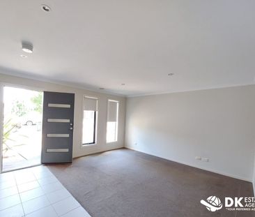 Spacious House with excellent Location in Tarneit - Photo 1