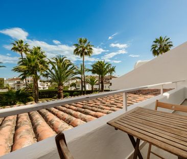 Townhouse in Elviria - Photo 1