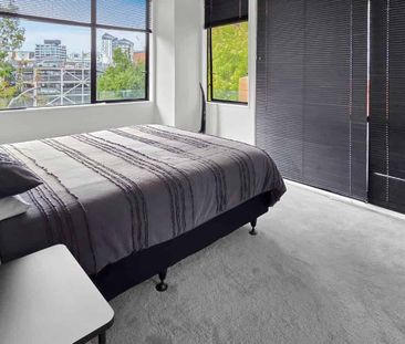 City Centre - 2 Bedroom, 1 bathroom - plus carpark - Photo 2