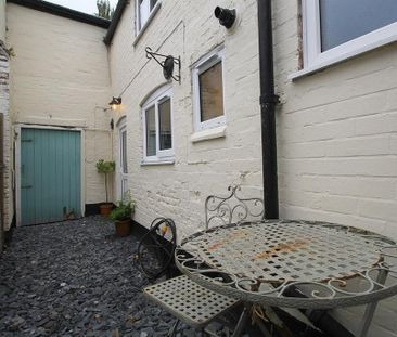 2 bedroom semi-detached house to rent - Photo 2