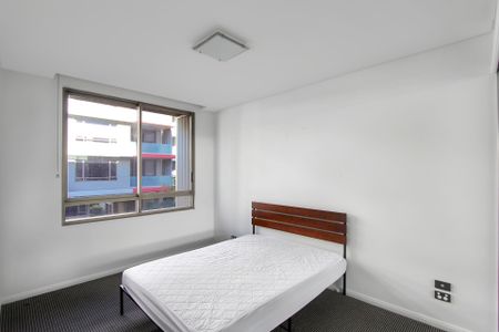 Fully Furnished One Bedroom Apartment with Parking and Study - Photo 4