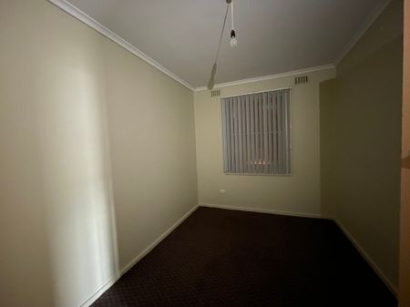 To register & apply for this property, please use this link: https://snug. com/ - Photo 4