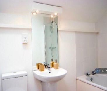 2 bedroom semi-detached house to rent - Photo 4