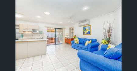 Lovely 4 Bedroom home with Side Access - Photo 5