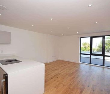 Pentire Avenue, Newquay, TR7 - Photo 1