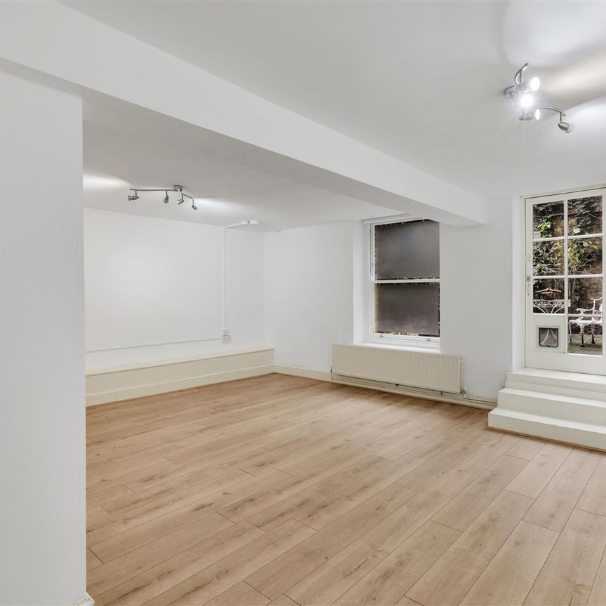 Montague Street, Bloomsbury - Photo 1