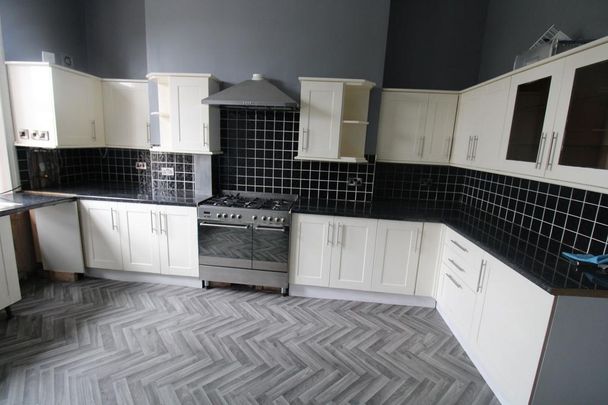 3 bedroom apartment to rent - Photo 1