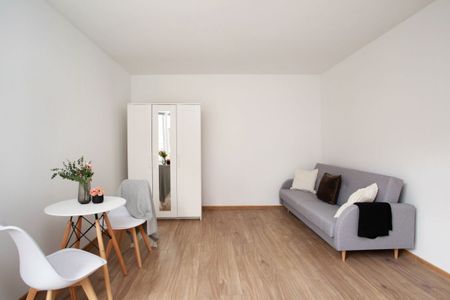 Po remoncie, z osobnym wejściem przy Hali Targowej 41 m² - Photo 2