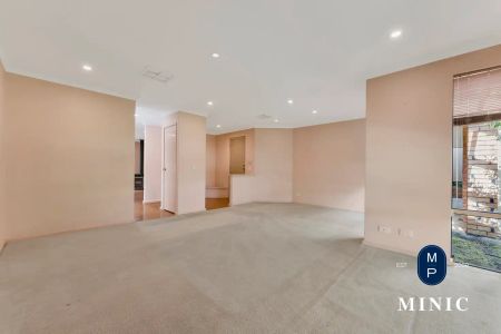 “GREAT HOME, GREAT LOCATION!” - Photo 4