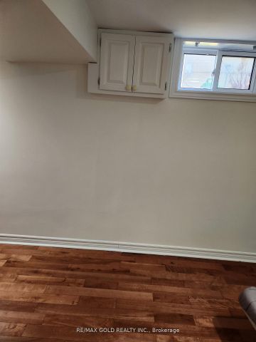 417 Taylor Mills Drive N #(Bsmt) - Photo 5