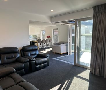 Four Bedrooms + Study - Photo 2