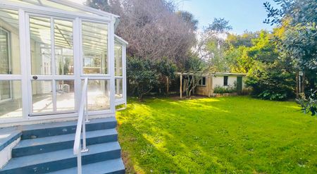 Epsom, 5 bedrooms - Photo 3