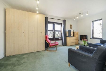 Studio to rent - Photo 2