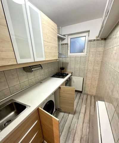 Dristor etaj 3 decomandat cu boiler - Fotografie 3