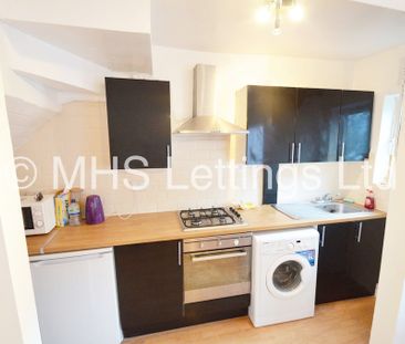 2 Bedroom Mid Terraced House for rent in Park View Avenue - Photo 4