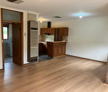 Neat colonial style unit - new flooring and freshly painted - Photo 1