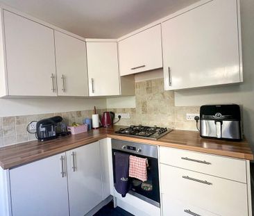 3 bedroom semi-detached house to rent - Photo 5