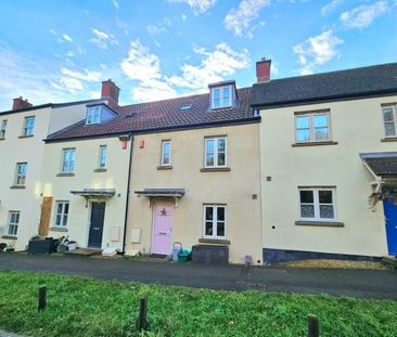 4 bedroom House To Let - Photo 3